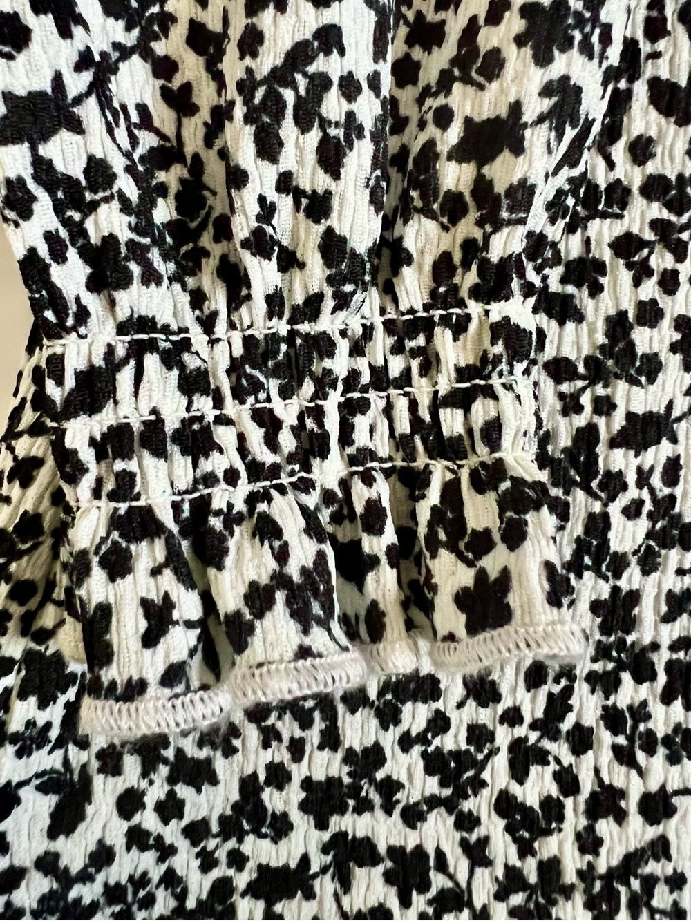 Girls art class Black and White Floral-Print Long Sleeve Smock Dress - Picture 2 of 3